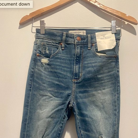 Abercrombie and Fitch The super skinny ankle jeans NEW with TAGS NWT - Picture 2 of 4